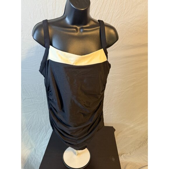 Miraclesuit Womens Swimsuit One Piece Black Flattering Size Large Underwire Bra - Picture 1 of 2